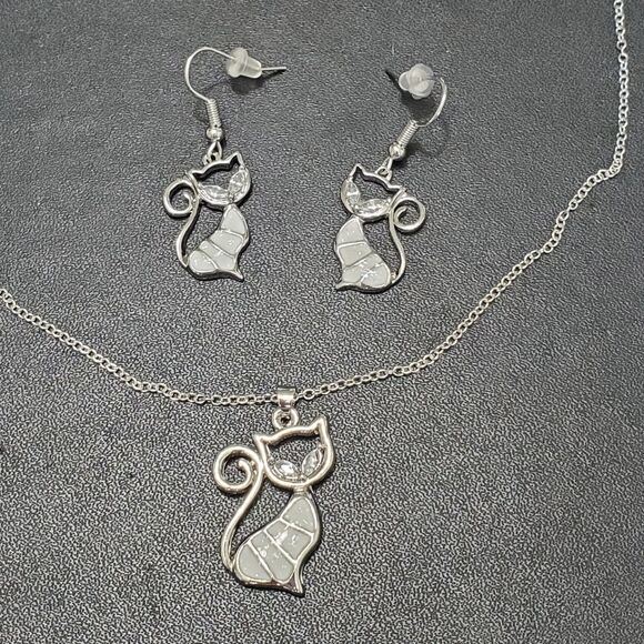 Silver tone glittery enamel cat jewelry set - Picture 2 of 12